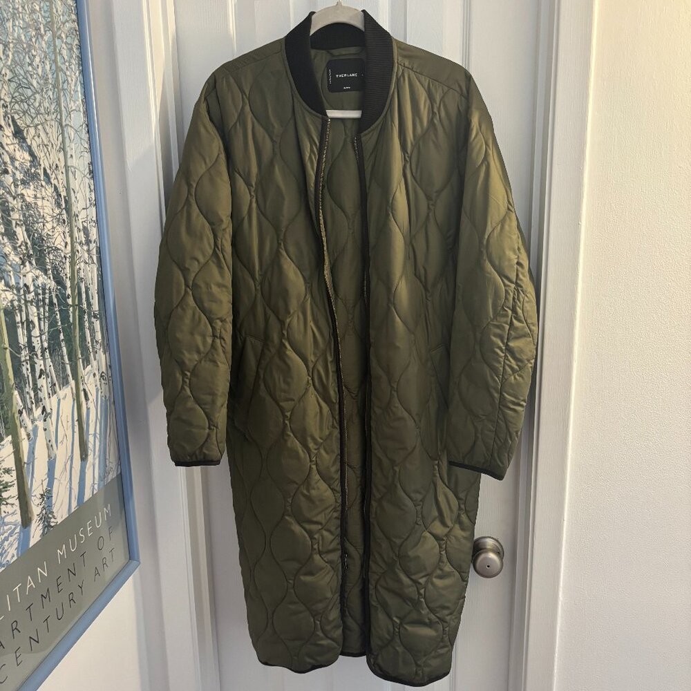 Everlane Green Puffer Jacket with Quilted Design